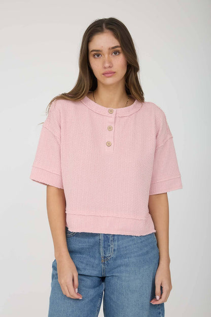 RAW EDGE HENLEY SHORT SLEEVE WAFFLE KNIT TOP