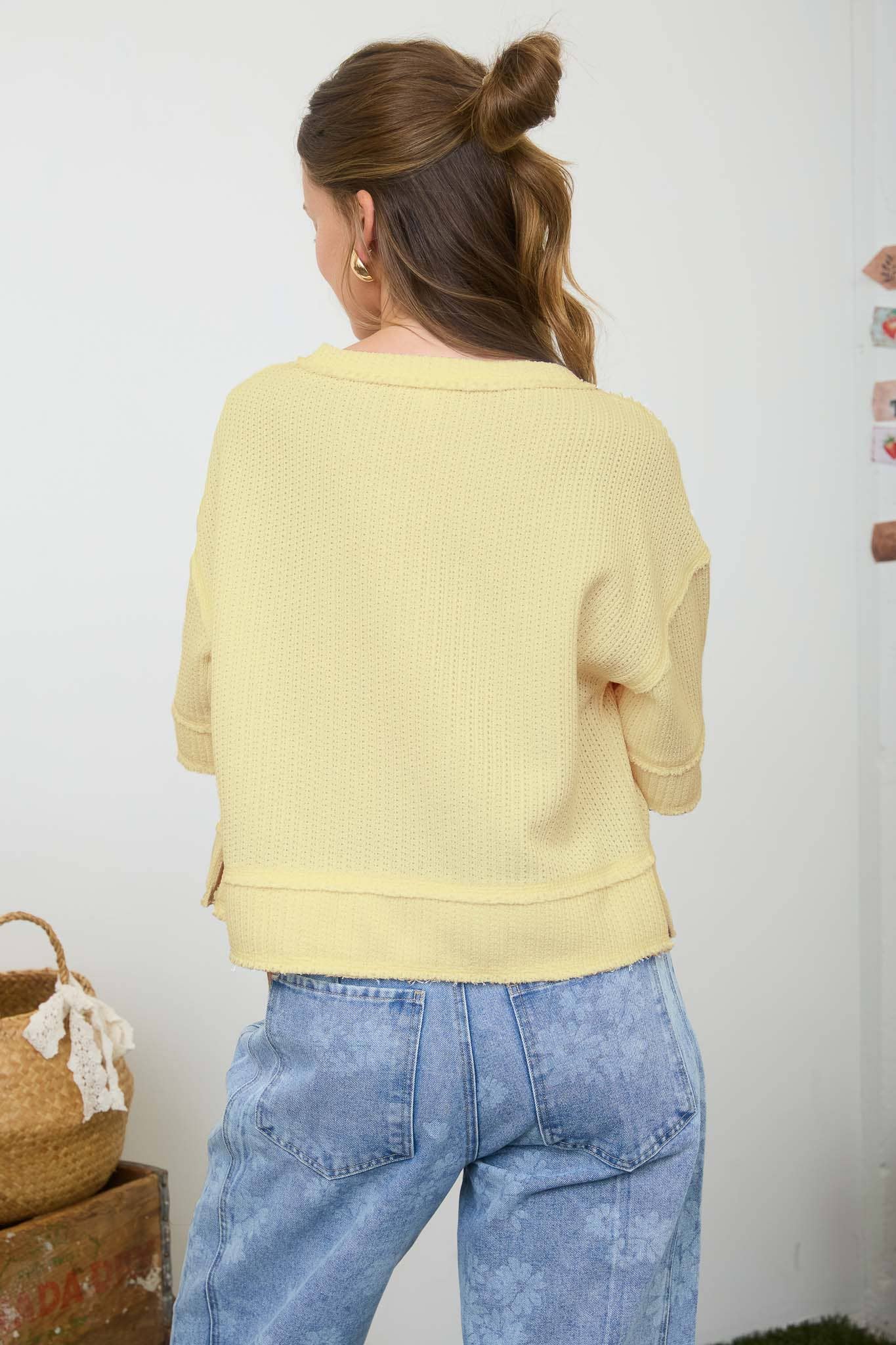 RAW EDGE HENLEY SHORT SLEEVE WAFFLE KNIT TOP
