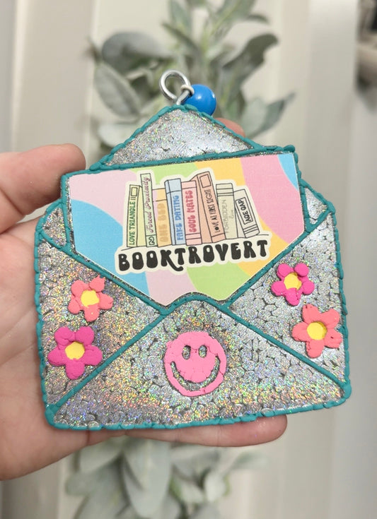 Booktrovert Freshie