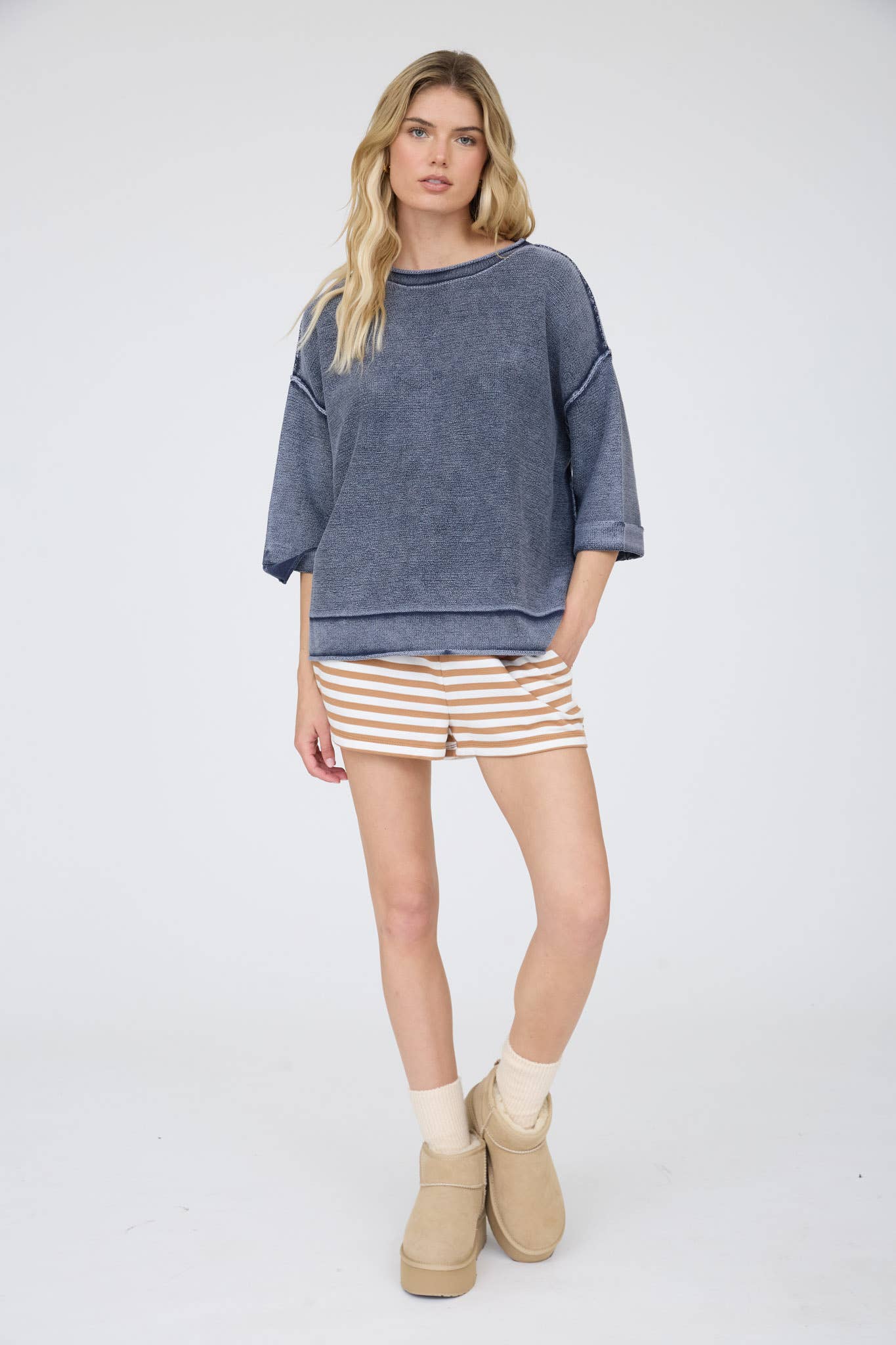 WASHED INVERTED SEAM SHORT SLEEVE SWEATSHIRT