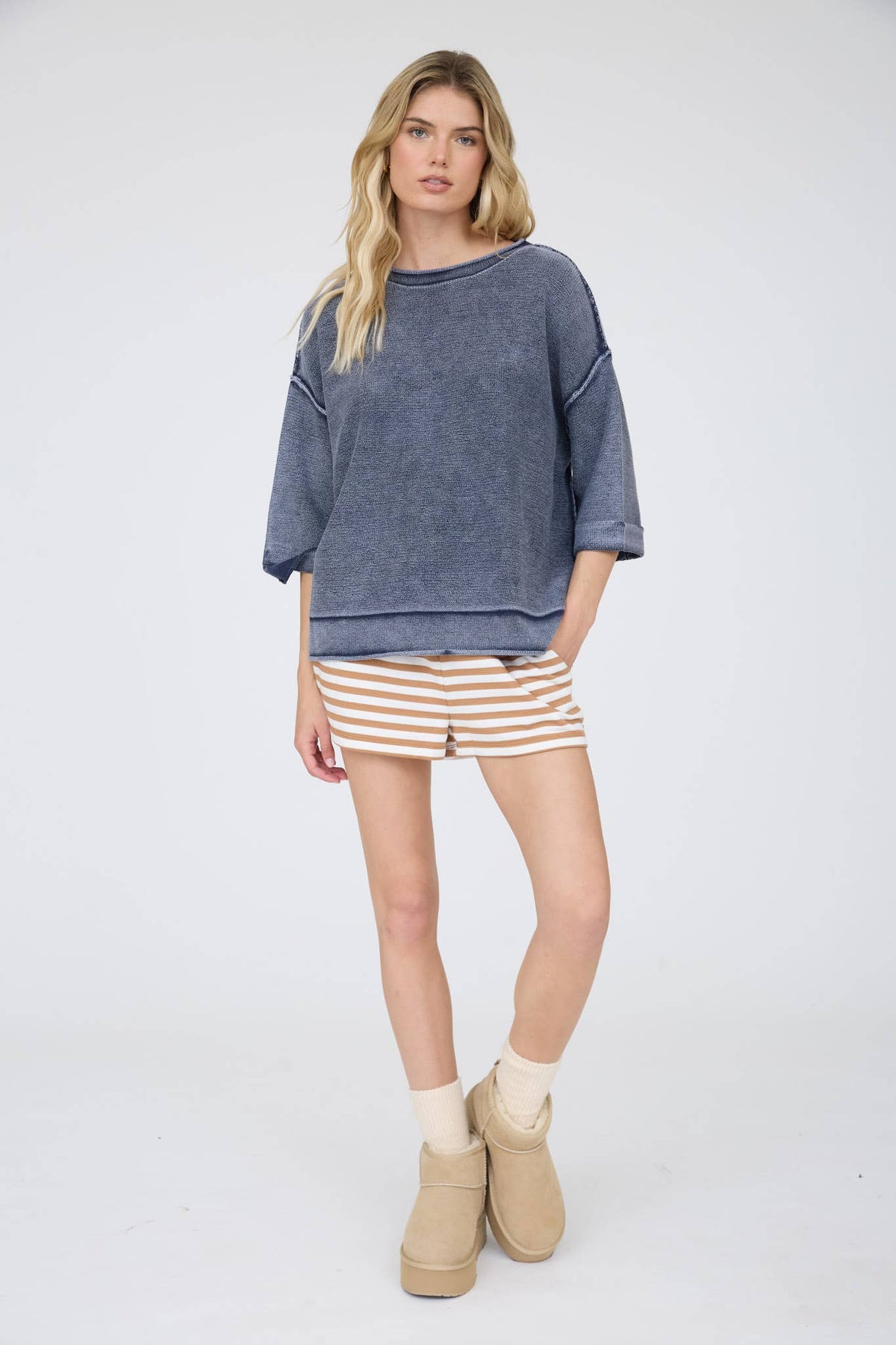 WASHED INVERTED SEAM SHORT SLEEVE SWEATSHIRT