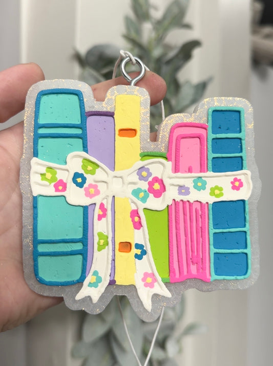 Books w/ Bow Freshie