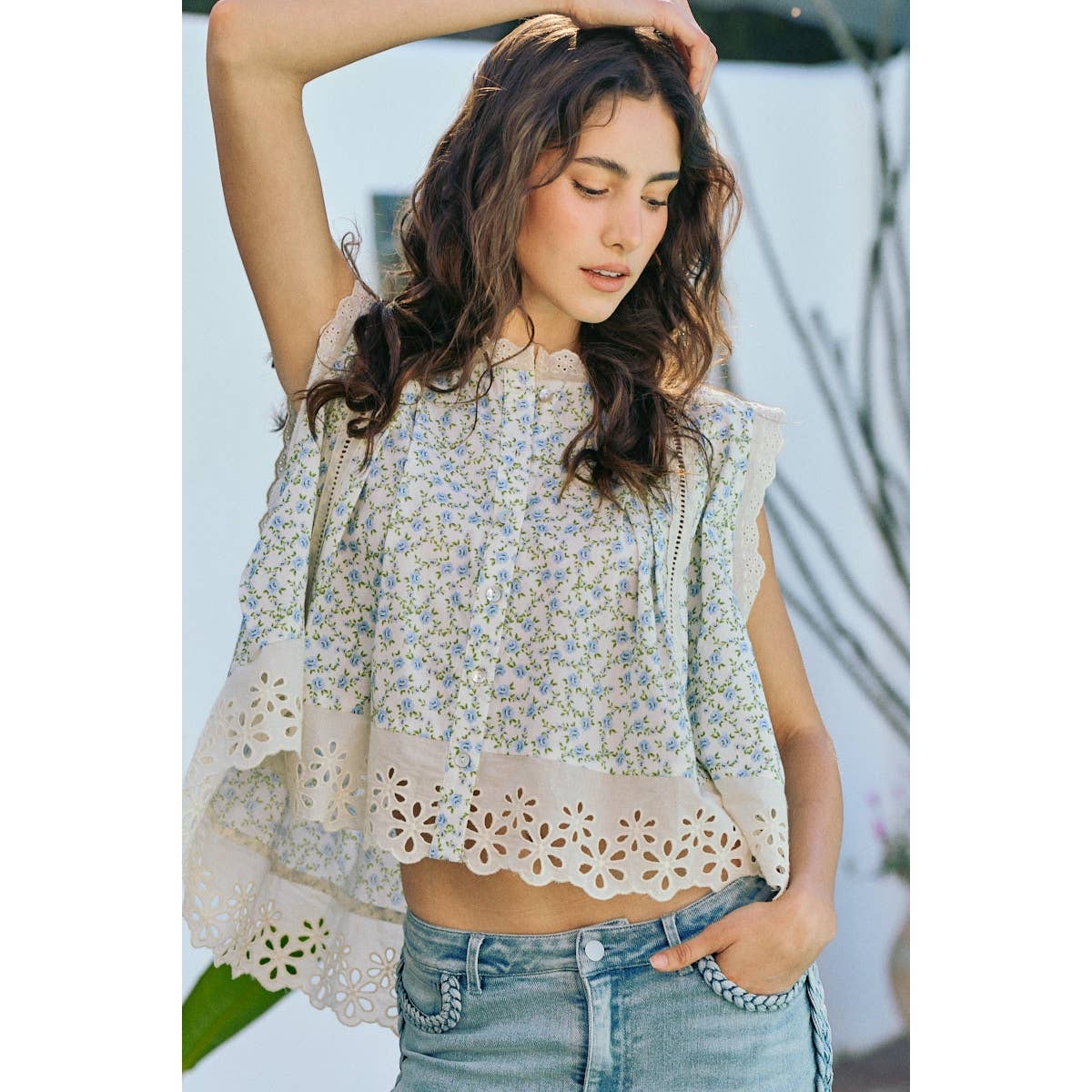 FLORAL PRINT WOVEN BUTTON DOWN TRIMMED BLOUSE TOP