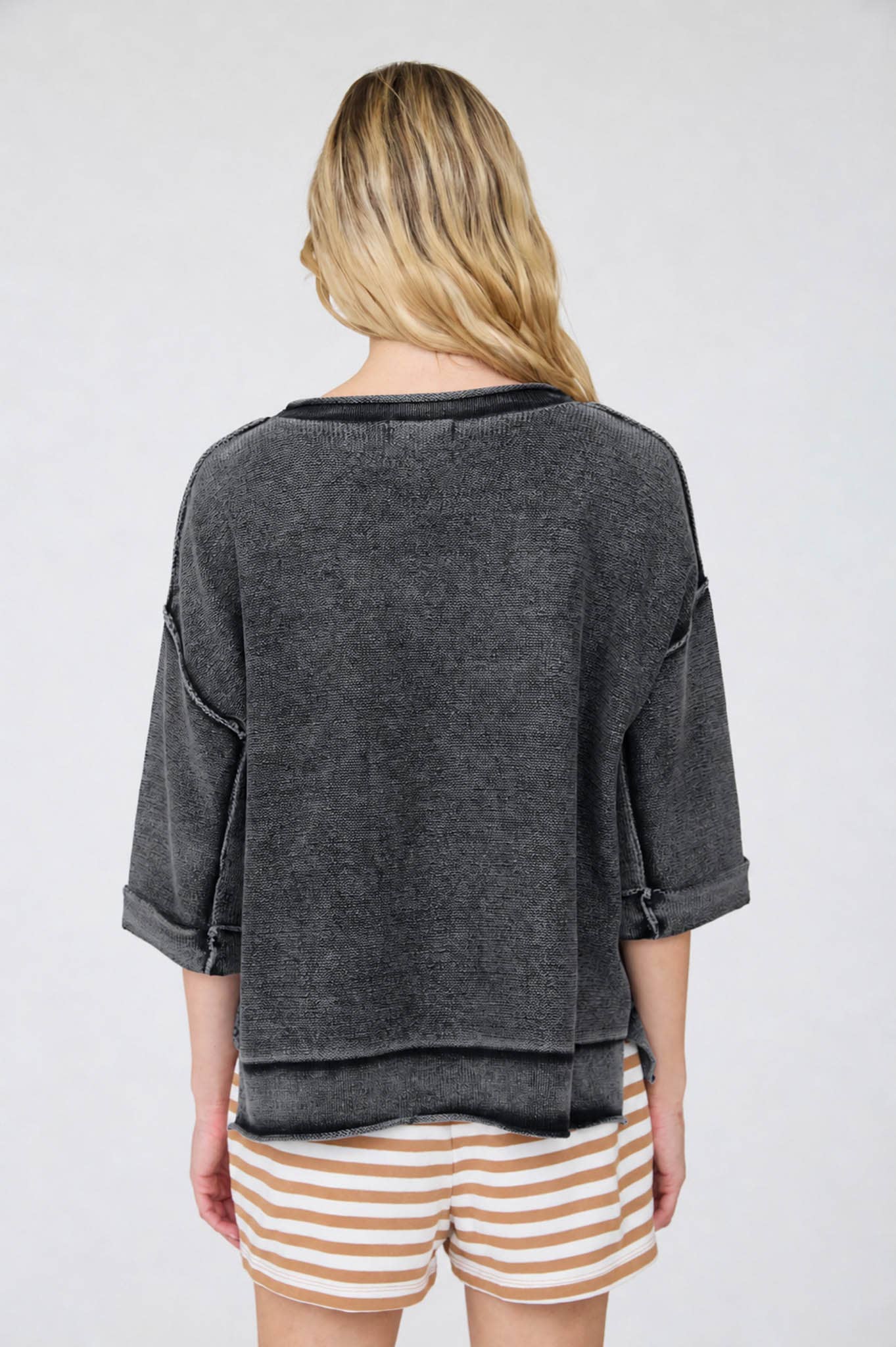 WASHED INVERTED SEAM SHORT SLEEVE SWEATSHIRT