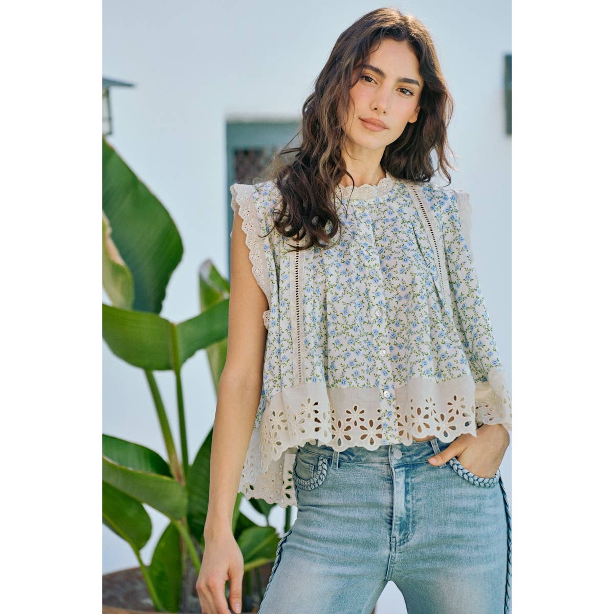 FLORAL PRINT WOVEN BUTTON DOWN TRIMMED BLOUSE TOP