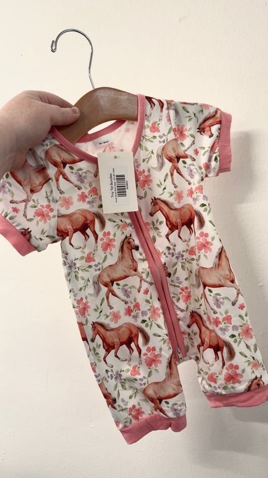 Floral Horse Short Zippy