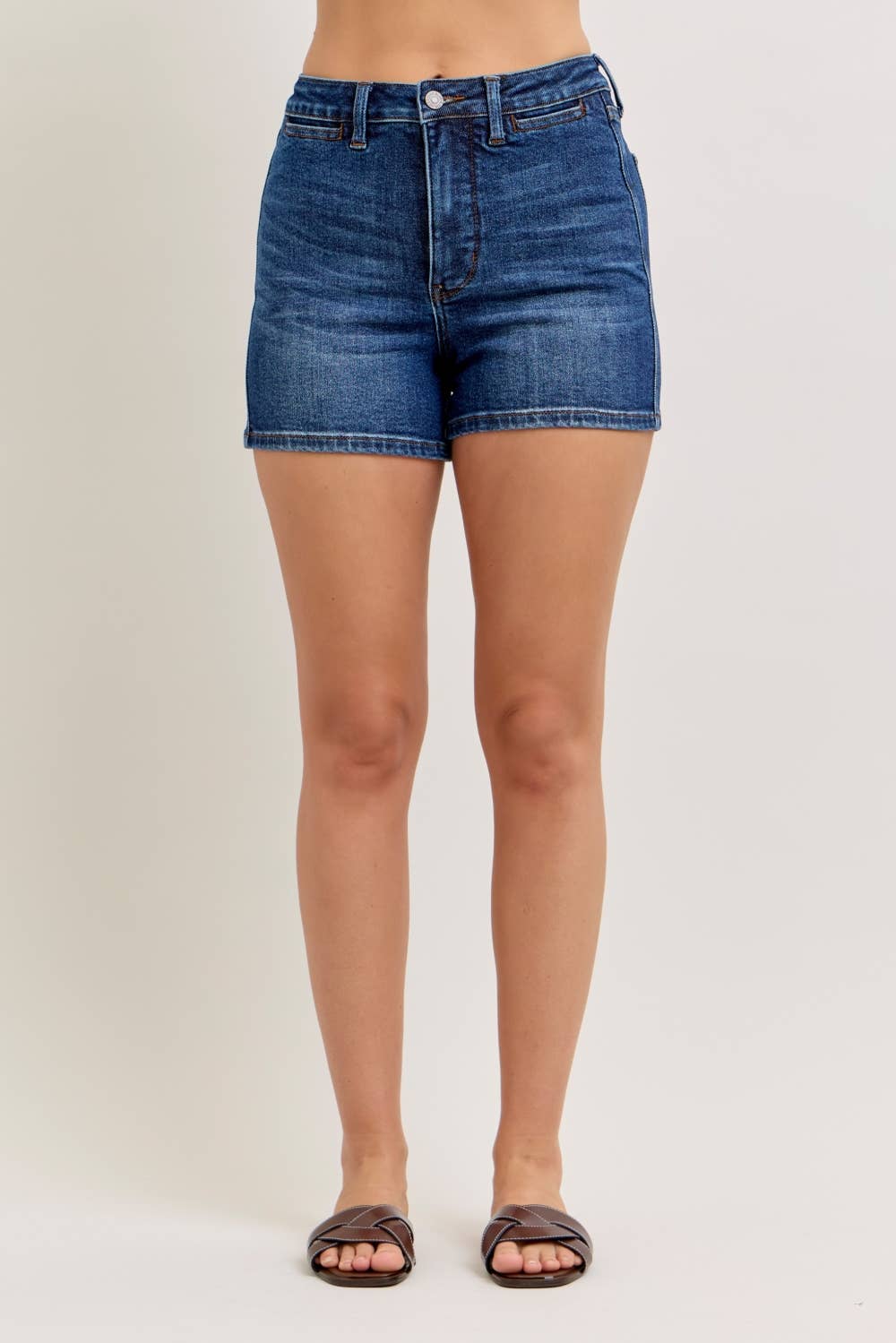HW T.C. Slim Short