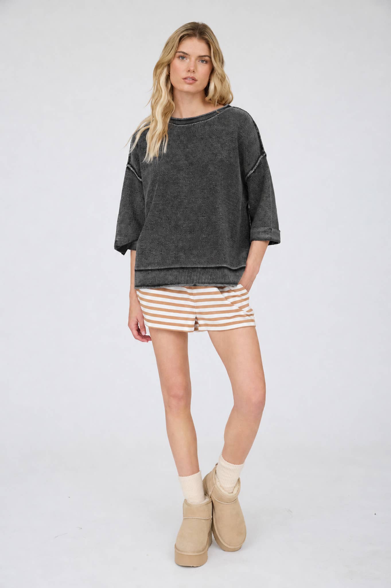 WASHED INVERTED SEAM SHORT SLEEVE SWEATSHIRT