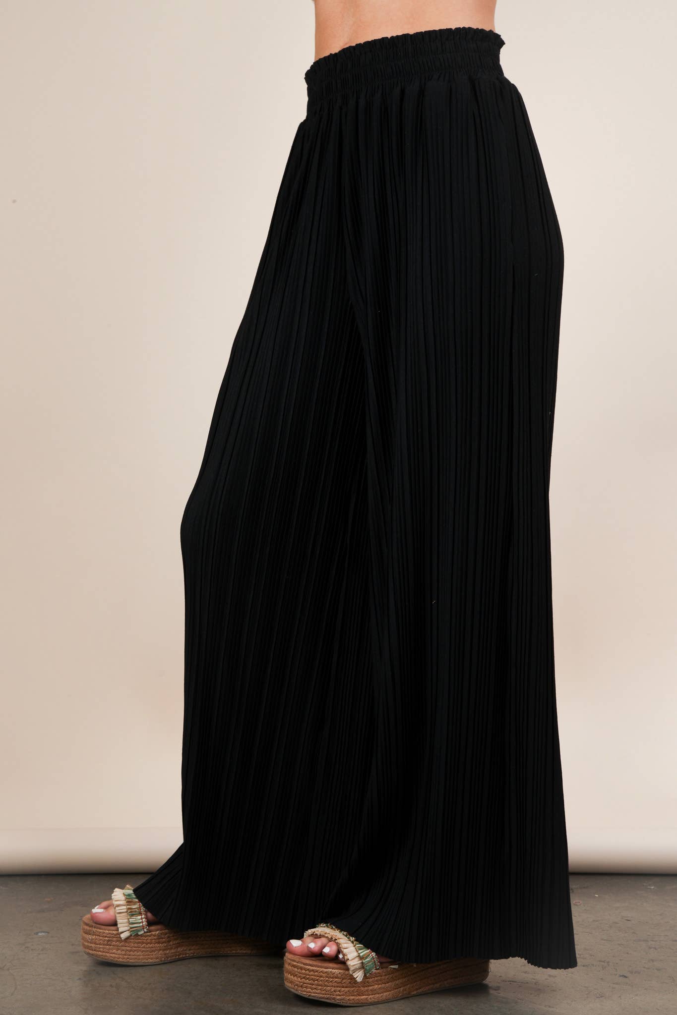 Solid Wide Leg Pleated Pants Plus Size