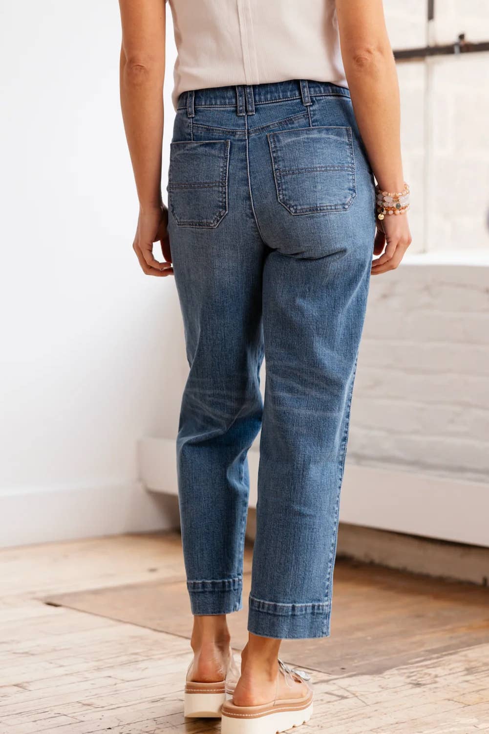 Exposed Stitching Straight Leg Jeans