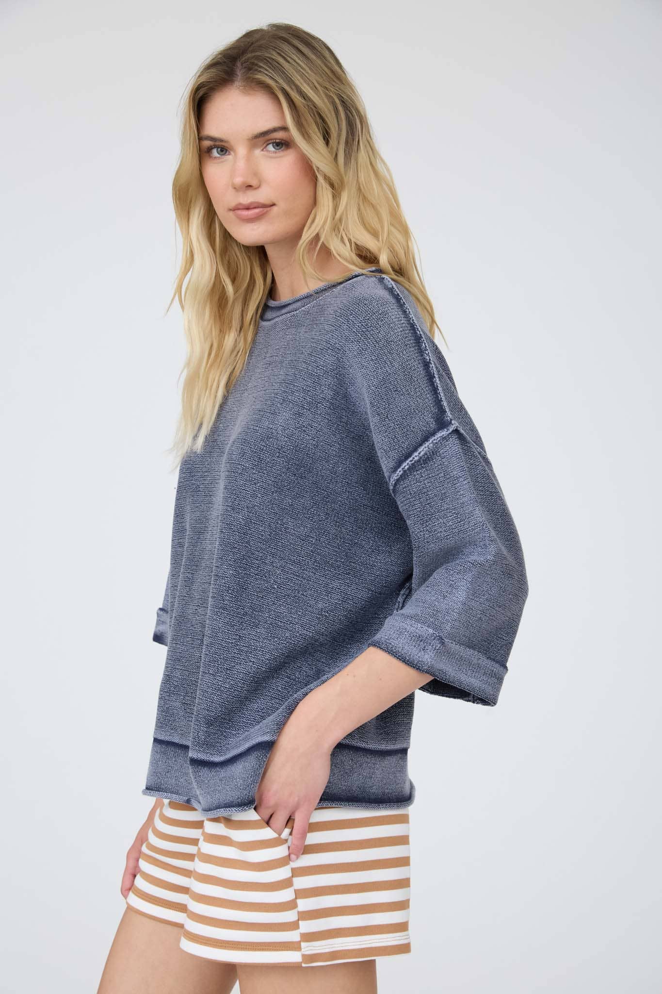 WASHED INVERTED SEAM SHORT SLEEVE SWEATSHIRT