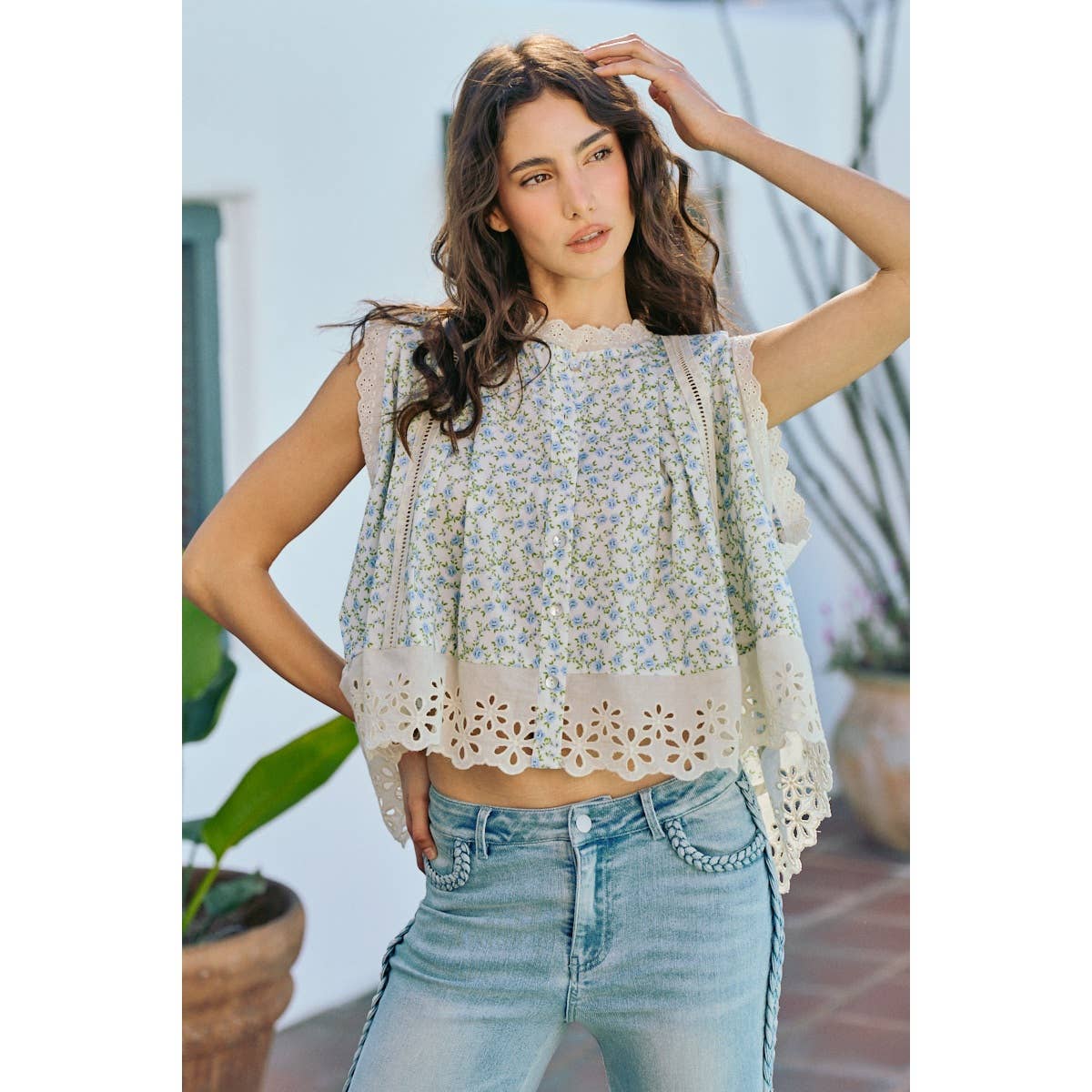 FLORAL PRINT WOVEN BUTTON DOWN TRIMMED BLOUSE TOP