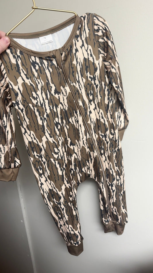Bottomland Camo Zippy Loungewear