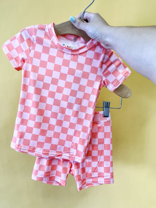 TTB Retro Checkered Set