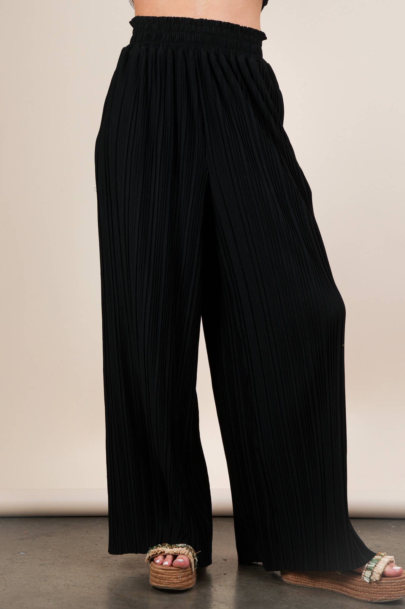 Solid Wide Leg Pleated Pants Plus Size