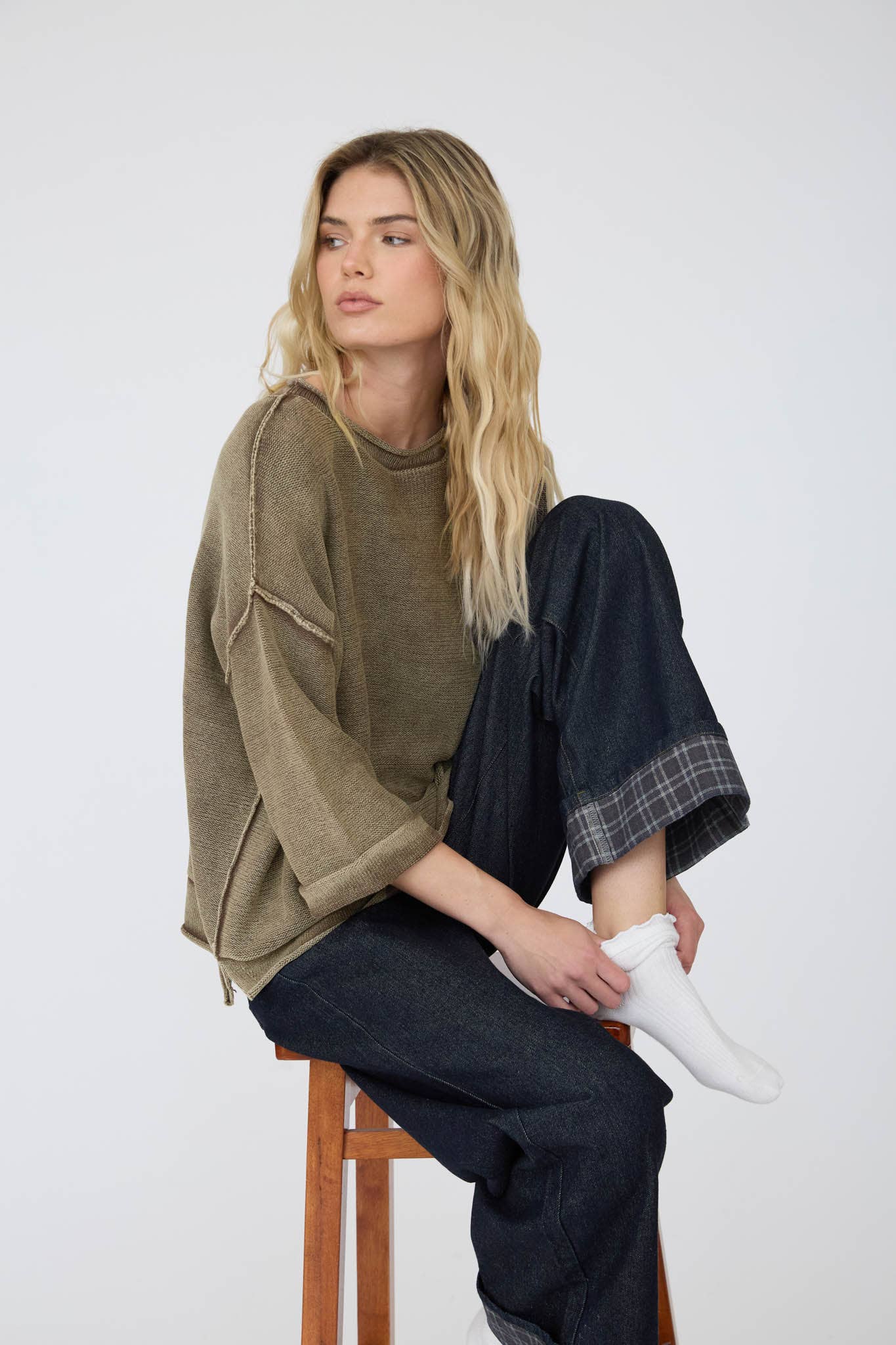 WASHED INVERTED SEAM SHORT SLEEVE SWEATSHIRT