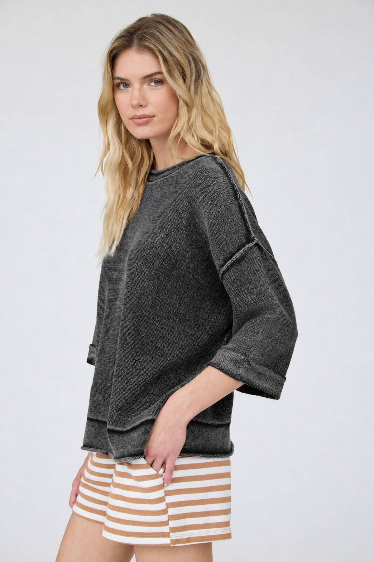 WASHED INVERTED SEAM SHORT SLEEVE SWEATSHIRT