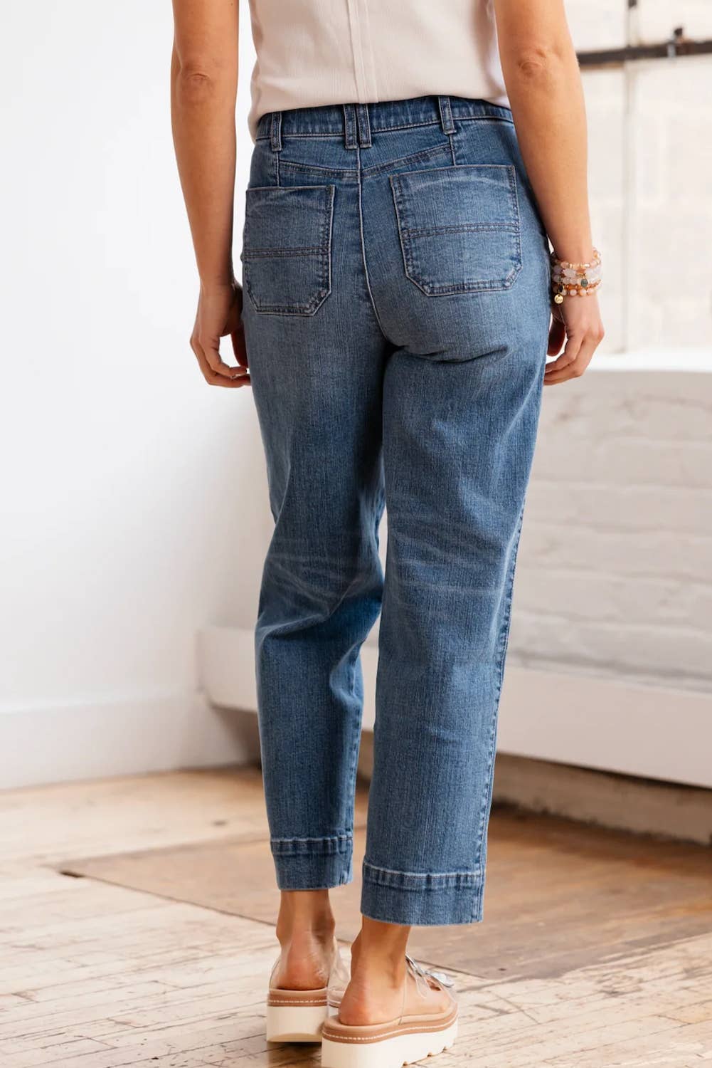 Exposed Stitching Straight Leg Jeans