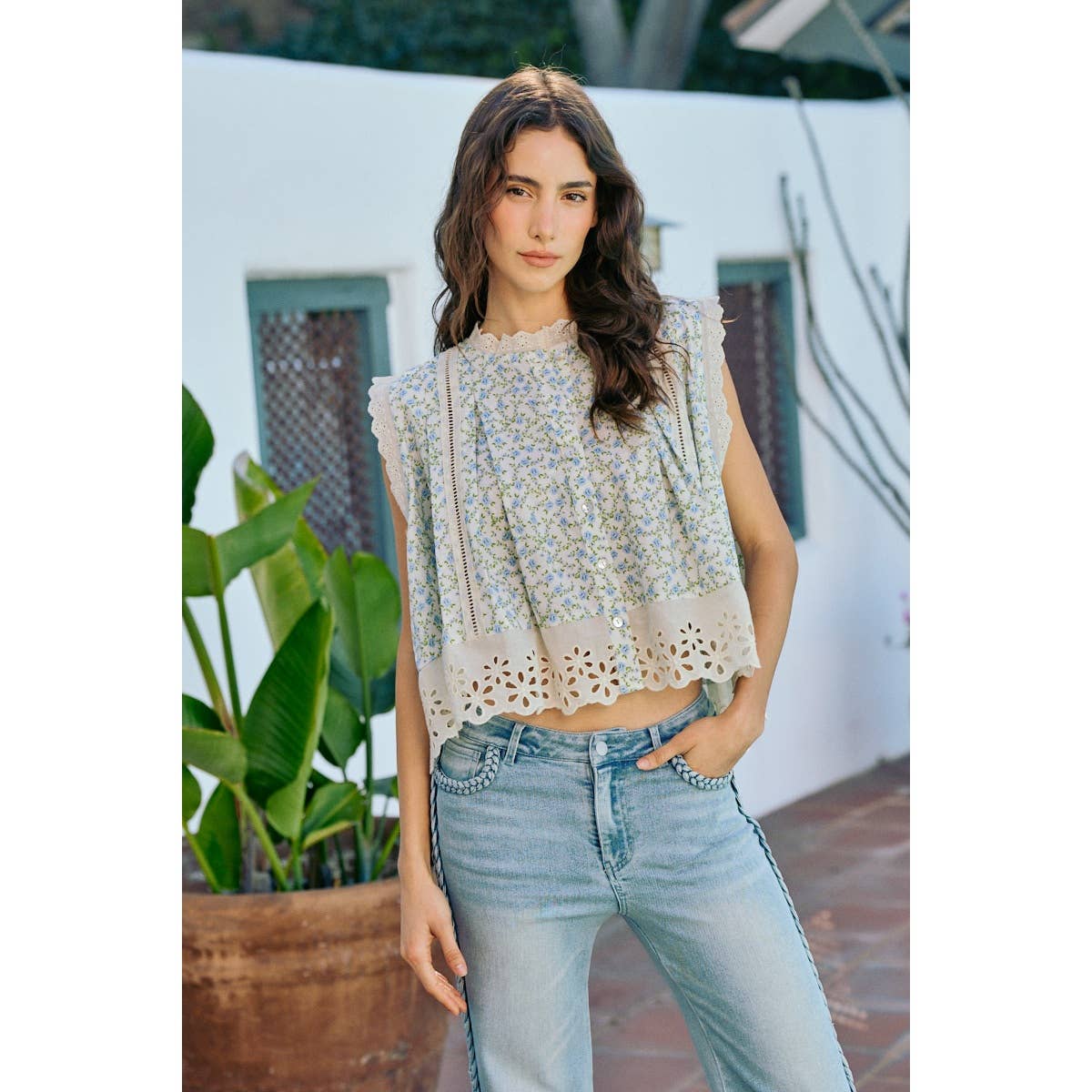 FLORAL PRINT WOVEN BUTTON DOWN TRIMMED BLOUSE TOP